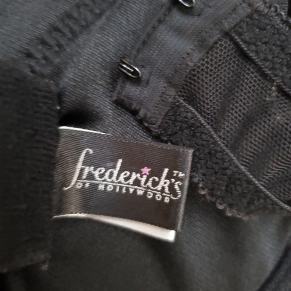Fredrick's Of Hollywood Embroider Black Lace  Push Up Demi Bra Women's 36 C - Picture 10 of 13